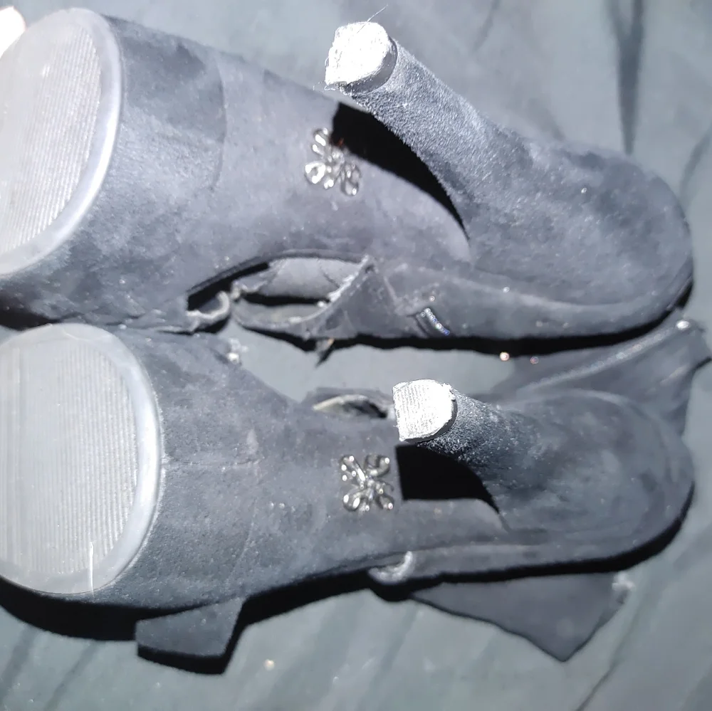 Simply Vera Wang suede open toed pumps sz 8 - Picture 3 of 5